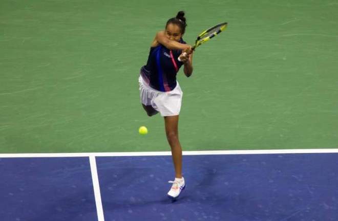 与之并列的 与之并列的